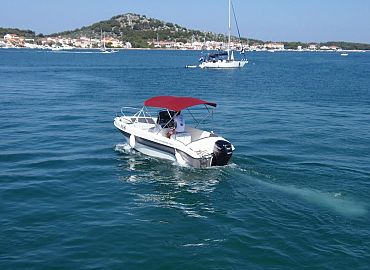 Speedy Evo 590  Rent a Boat Murter 4 Speedy Evo 590  Rent a Boat Murter 4